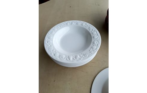 LOT DE ASSIETTES QUADRIFOLIO