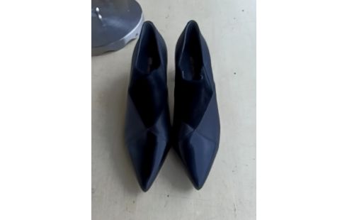 PAIRE DE CHAUSSURES FEMME