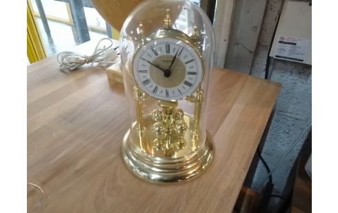 HORLOGE SOUS CLOCHE