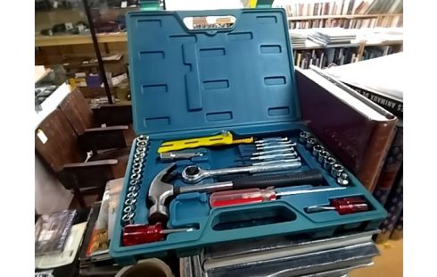 MALETTE A OUTIL BLEUE + OUTILS