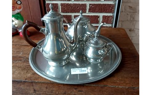 PLATEAU + CAFETIERE+POT A LAIT+SUCRIER LE LOT