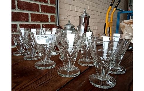 VERRES A VIN annee 70 le lot
