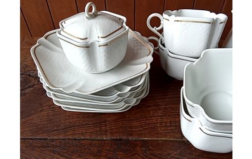 VAISSELLE ORIGINALE LIMOGES POUR 6 PERS