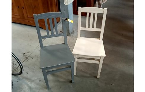 CHAISE PEINTE BICOLORE LOT 4