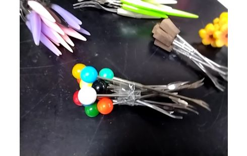 PIQUE APERO BOULES DE COULEURS (12)