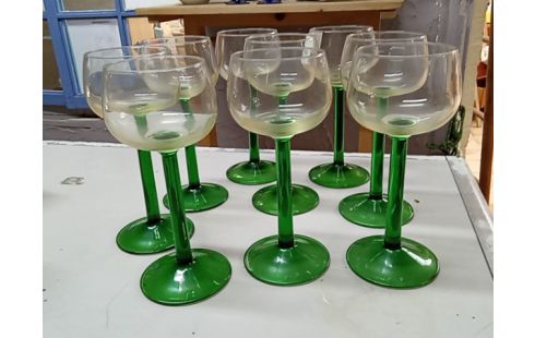 VERRES A VIN PIED VERT LE LOT