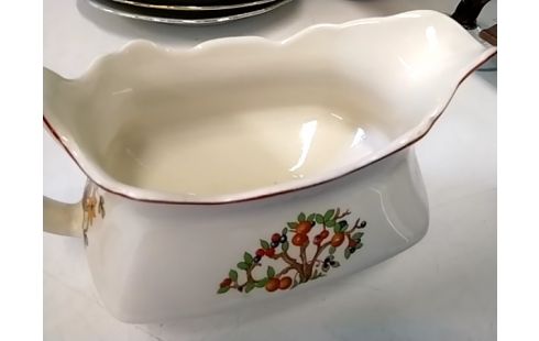 SAUCIERE MYOTT SON&OR ENGLAND