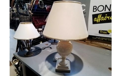 LAMPE PIED BLANC AJ BEIGE
