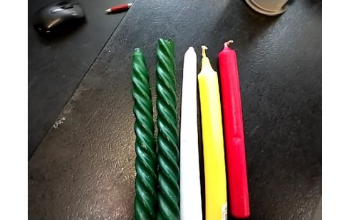 BOUGIE Lot de 5 vertes,jaune et rouge