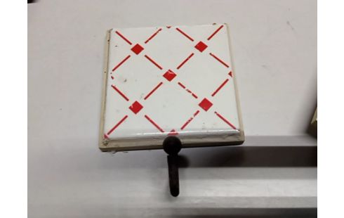 PORTE MANTEAU 1 CROCHET SUR CARREAU