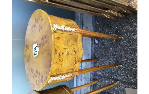 TABLE D'APPOINT BAROQUE LOUIS 3 TIROIRS