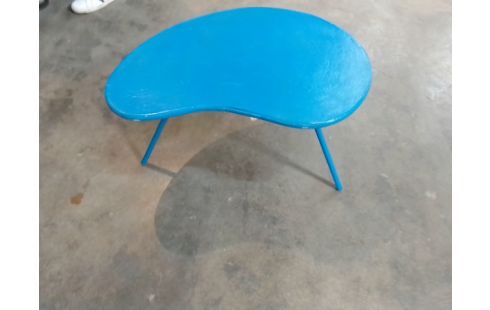 TABLE BASSE BLEU EN L'ETAT