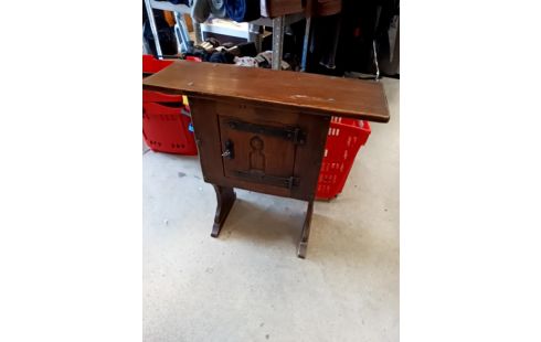 MEUBLE D'APPOINT CHÊNE MOYEN CLEF