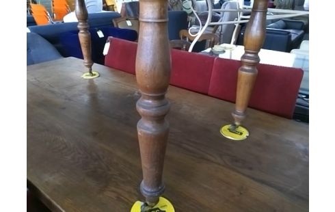 TABLE A VOLETS SUR ROULETTES