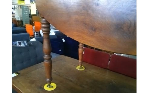 TABLE A VOLETS SUR ROULETTES