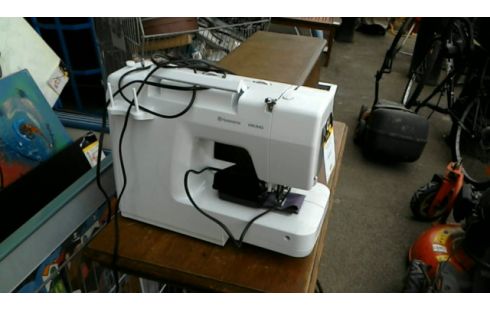 MACHINE A COUDRE HUSQVARNA
