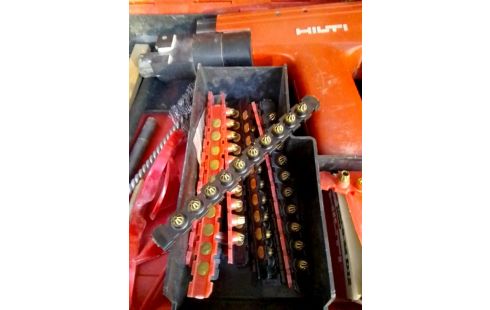 HILTI AVEC BTE BAC 9