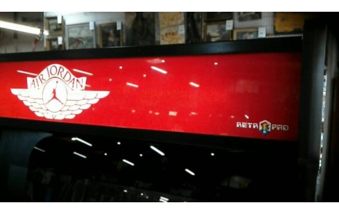 BORNE D'ARCADE PRIX NEUF 3200€