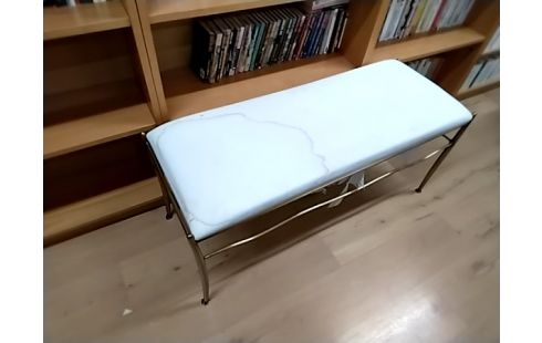 BANQUETTE EN LAITON (tachée)