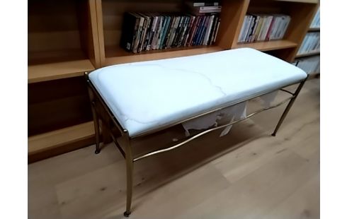 BANQUETTE EN LAITON (tachée)