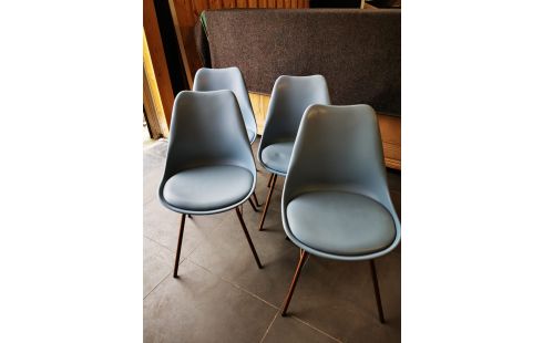 CHAISE MODERNE LE LOT DE 4