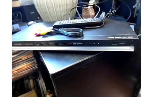 LECTEUR DVD DIVX PEEKTON TELECOMMANDE