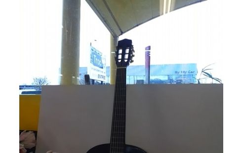 GUITARE NOIR EN L'ETAT