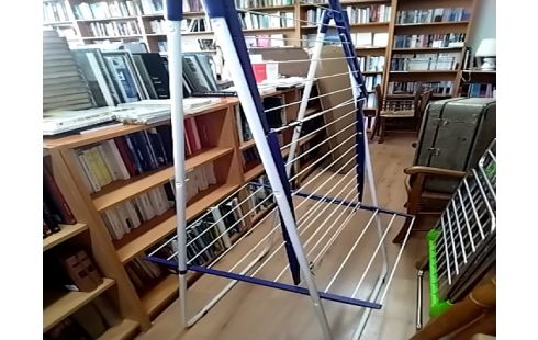 ETENDOIR A LINGE Blanc bleu