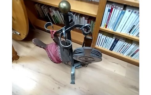 SERVITEUR DE CHEMINEE .