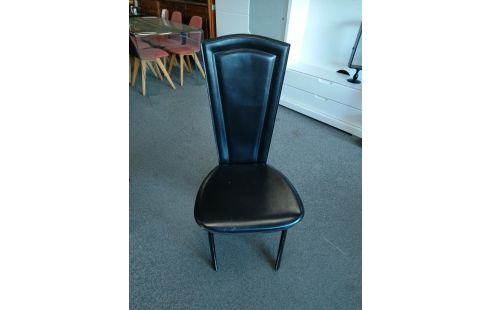 6 CHAISES GAINÉES CUIR