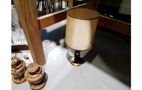 LAMPE PIED LAITON