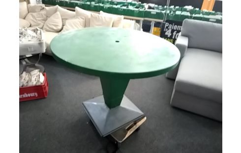 TABLE METAL