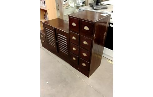 MEUBLE D'APPOINT ESCALIER