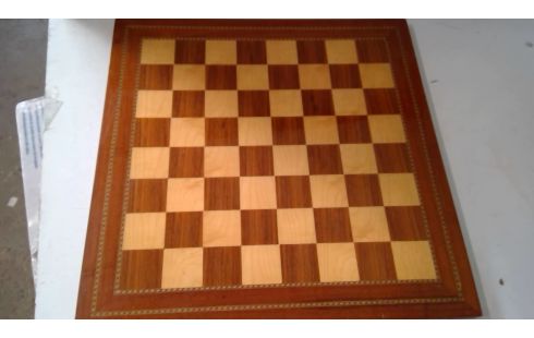 SCHAAKBORD ZONDER SCHAAKSTUKKEN