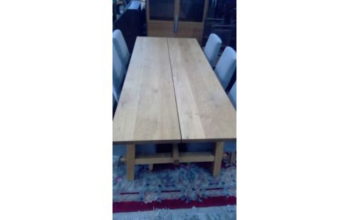 MASSIEF EETTAFEL MOCKELBY