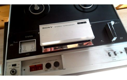 MAGNETOPHONE A BANDES SONY
