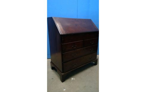 SECRETAIRE