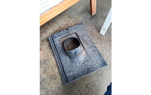 TUILE A DOUILLE PLASTIQUE