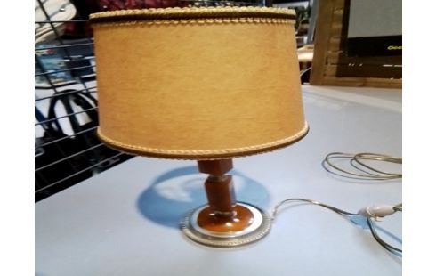 LAMPE A POSER PIED MARRON ET LAITON