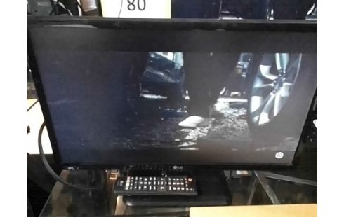 ECRAN LCD LG 55CM AVEC TUNER TNT HD FULL HD