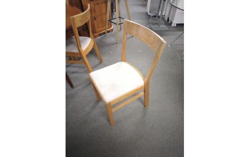 4 CHAISES TEINTE CLAIRE