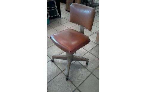 BÜROSTUHL 1 IM DERZEITIGEN ZUSTAND