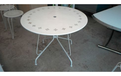 TABLE +  4 CHAISES