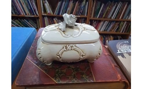 BONBONNIERE D'ITALIE BLANCHE AVEC UNE ROSE