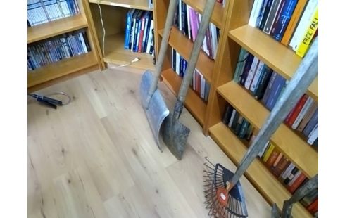 OUTIL DE JARDIN EN BOIS (LU)