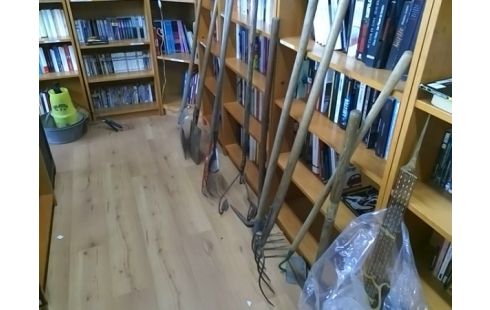 OUTIL DE JARDIN EN BOIS (LU)