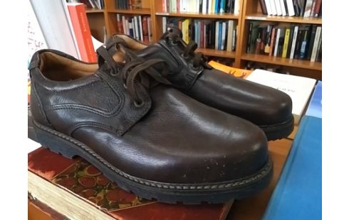 CHAUSSURES EN CUIR T42