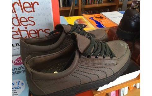 CHAUSSURES A LACET MARRON CLAIR