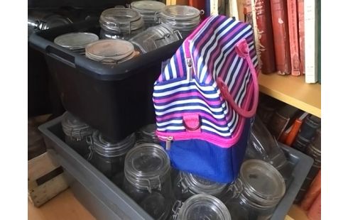 GLACIERE PETITE ROSE+ TUPPERWARE + COUVERT