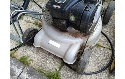 TONDEUSE BRIGGS & STRATTON EN L'ETAT